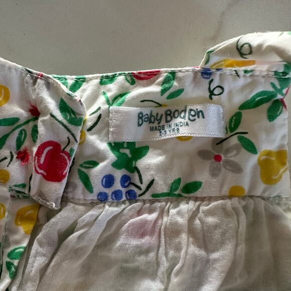Baby Boden White Floral Fruit Dress Size 2-3 Years - Picture 5 of 7